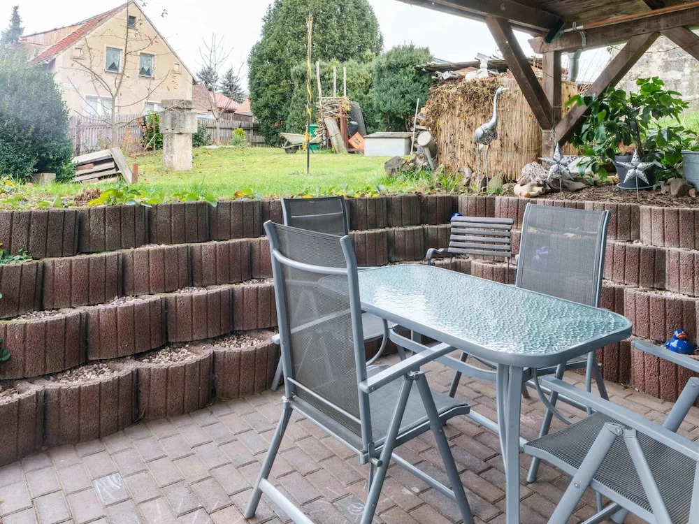 Serene Holiday Home in Naumburg near River