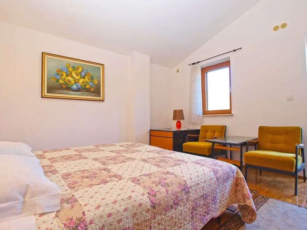 Apartment 950