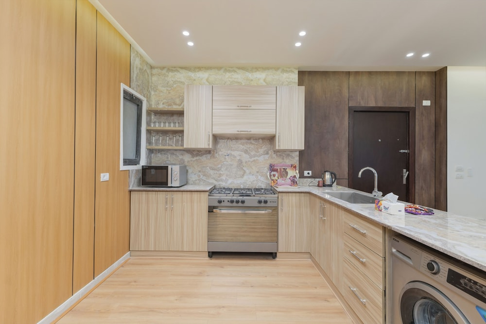 ALSAWAH 2BR Garden - Lake View Residence