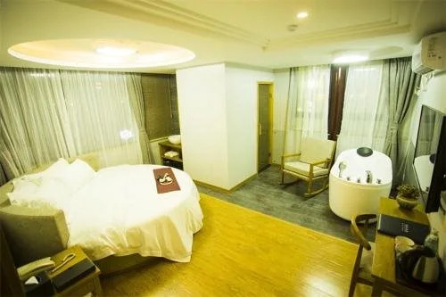 Yishe Hotel Shilu Road Metro Station Branch