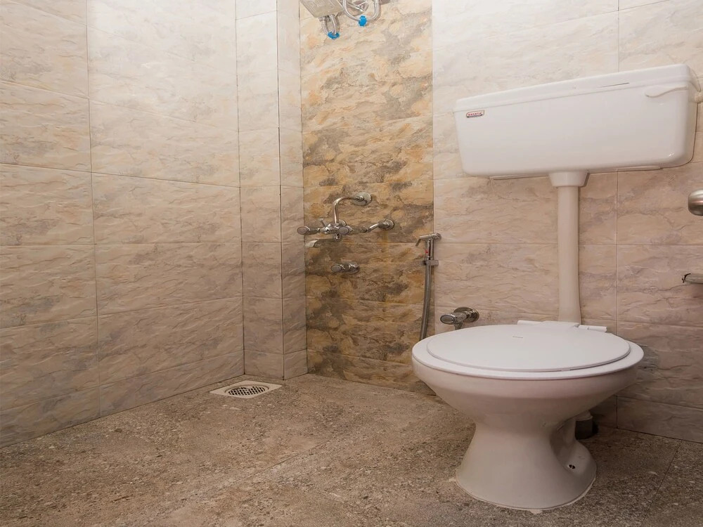 OYO 15902 Hotel Oyster Executive