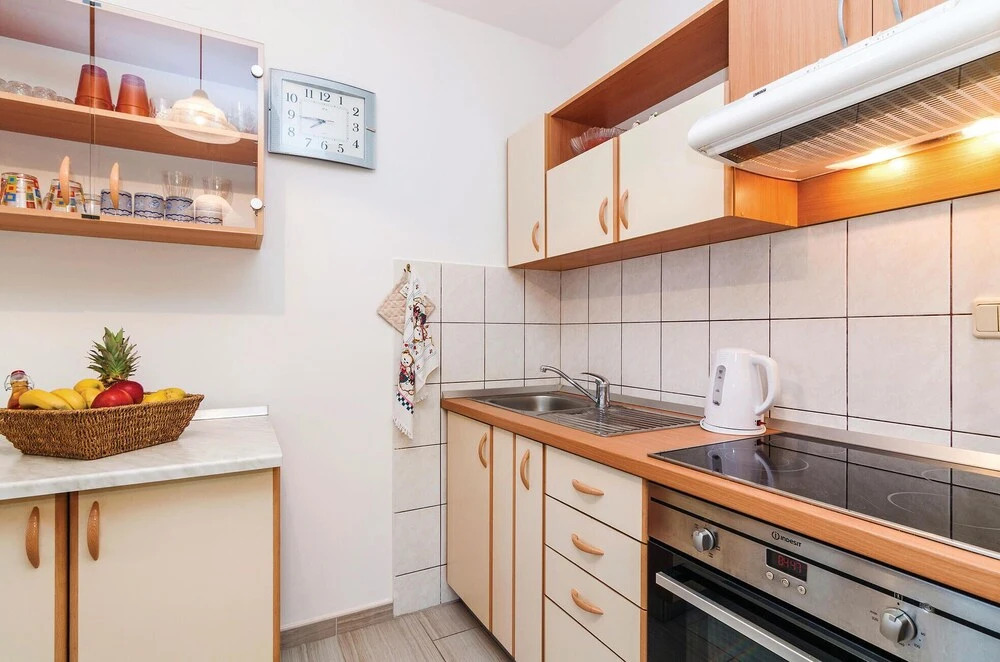 Amazing Home in Privlaka With 4 Bedrooms and Wifi
