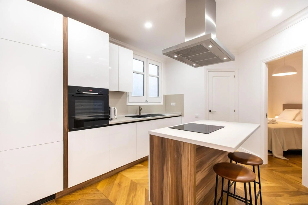 Majestic 4BR/4BATH apartment in Sagrada Familia area