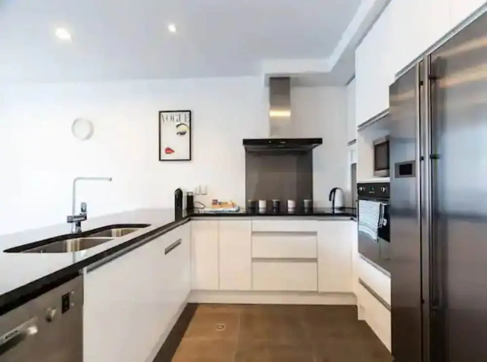 Spacious Home with Balcony+Parking Zodiak Stays