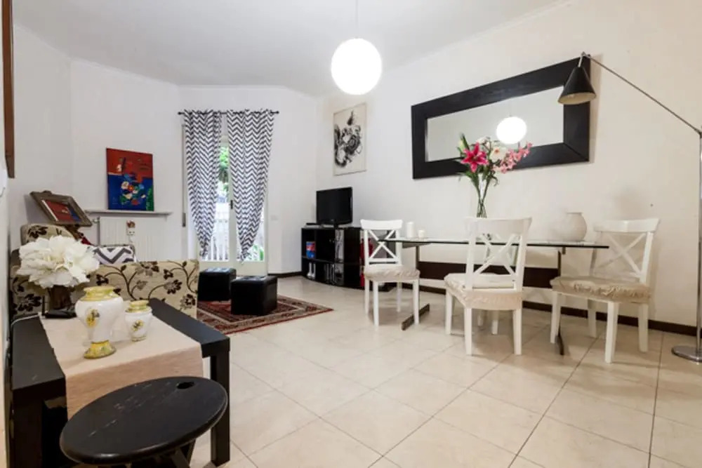 Izzy Apartment