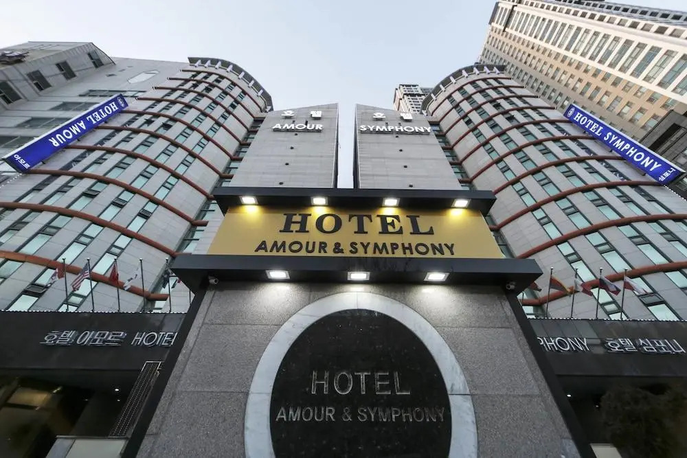 Amour Hotel
