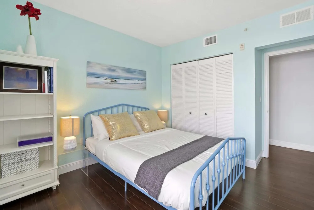Welworth Condos by SV Rentals