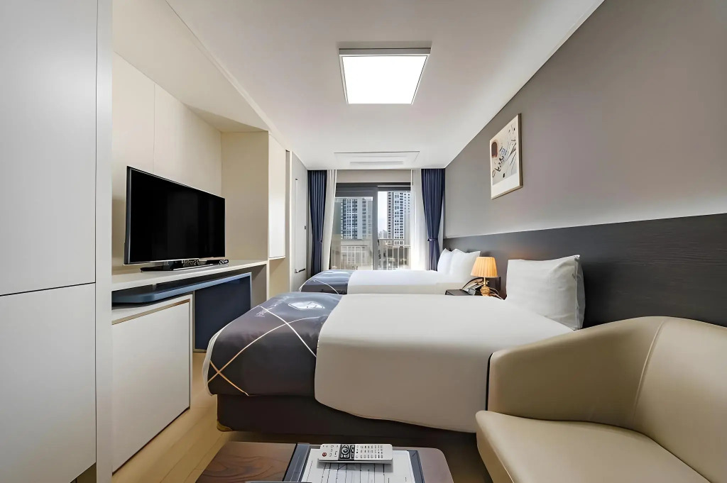 Sokcho Chonpines Beach Hotel