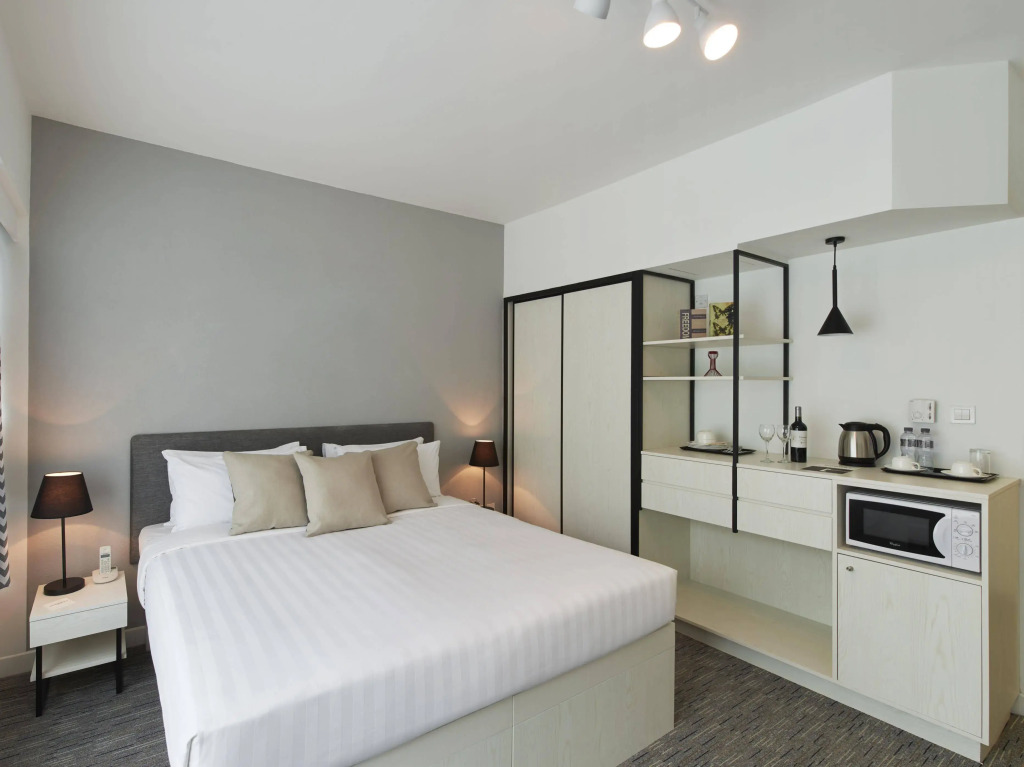 Grand Bay View Hotel