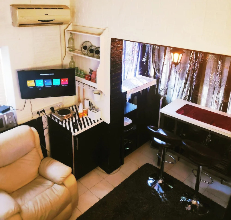 Premium Studios Carmel Market