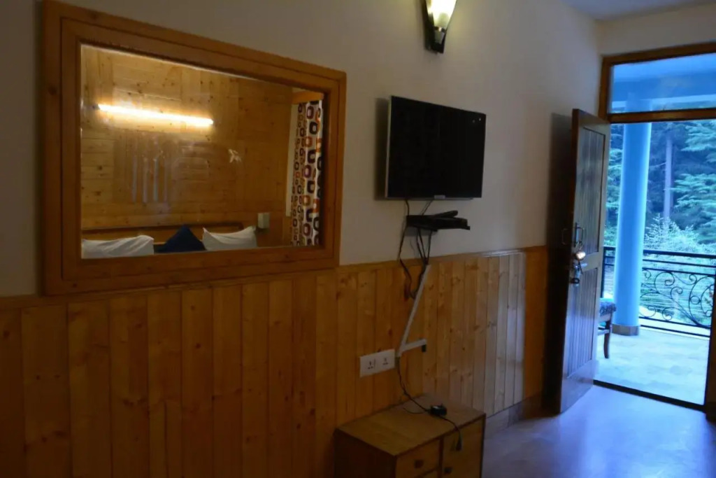 Hotel Neelgiri - Manali Diaries