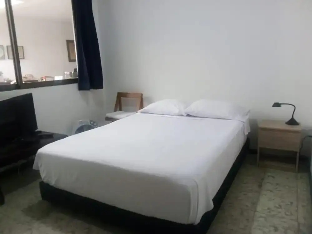 50N15 B&B