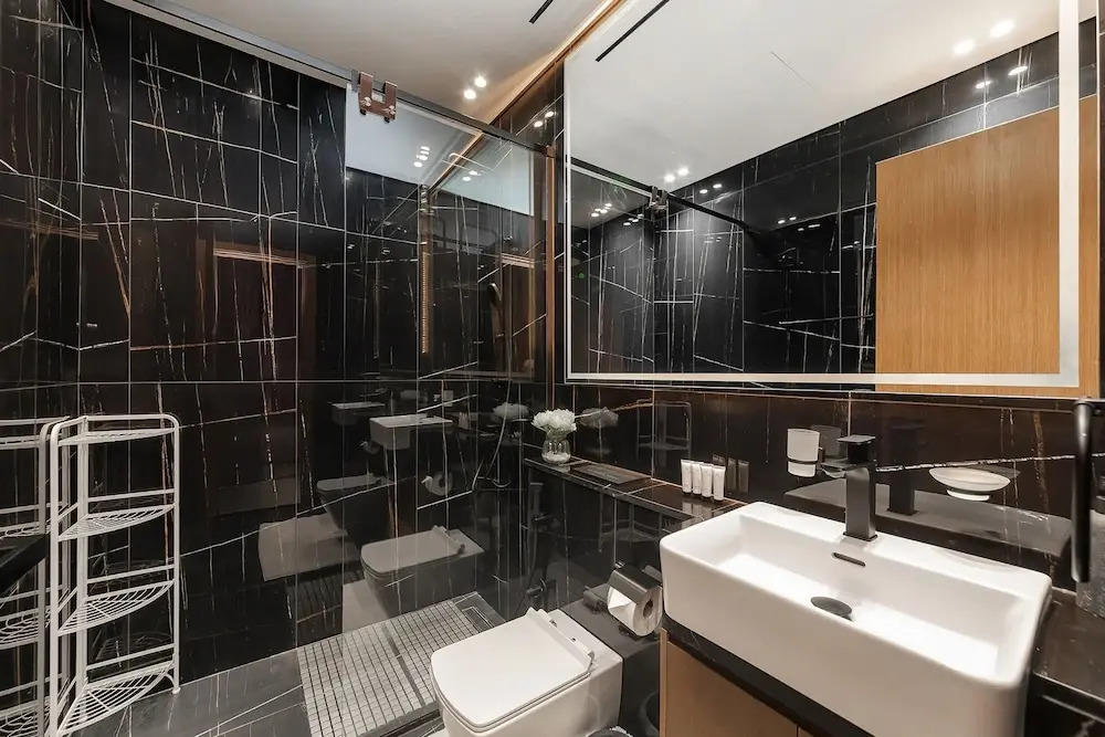 Luxury 1BR at Binghatti Onyx JVC