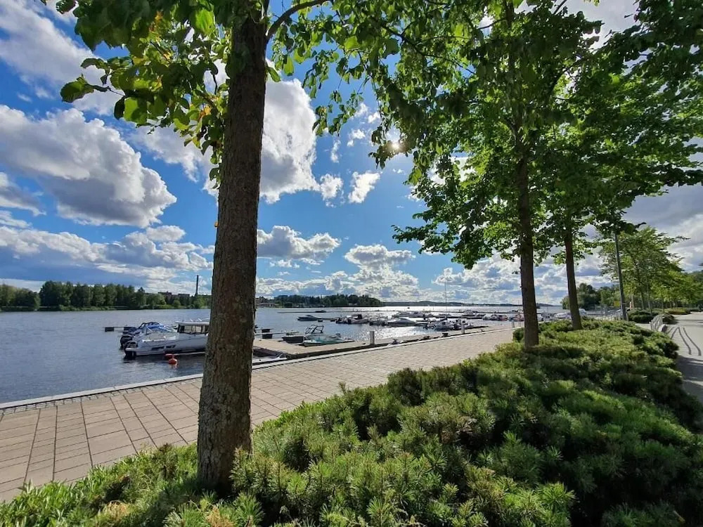 Modern 1BR Apt next to Lake Pyhäjärvi