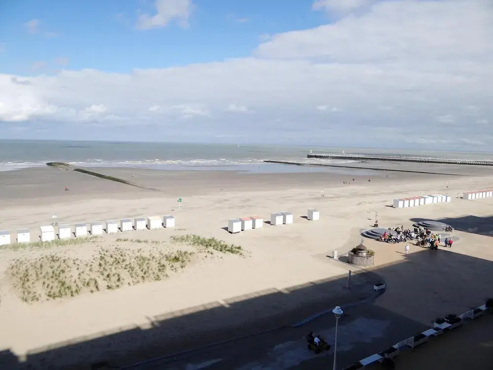 Apartment in Nieuwpoort with Sea Views