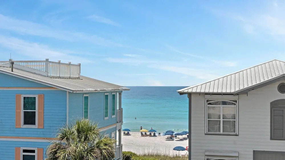 Holiday House by Avantstay Oceanview, Steps to Beach