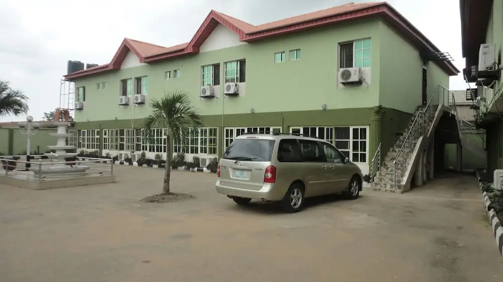 Hallmark Suites Itori