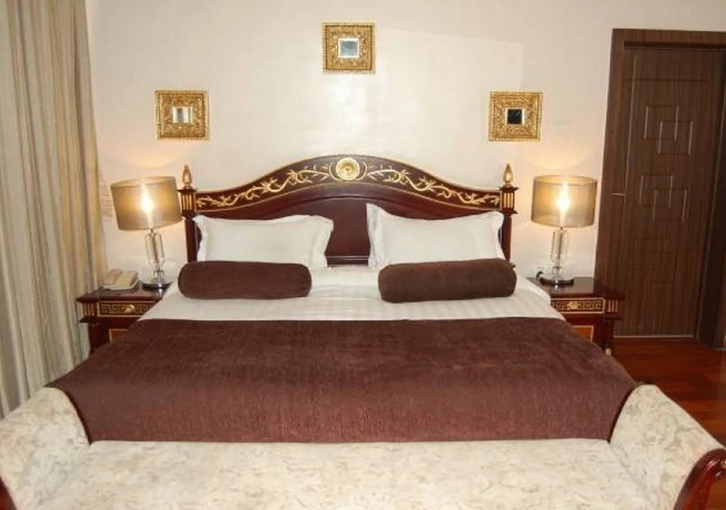 Owu Crown Hotel Ibadan