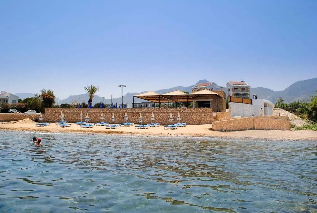 Beautiful Two-Bedroom Apartment near the Sea Sel 6-5