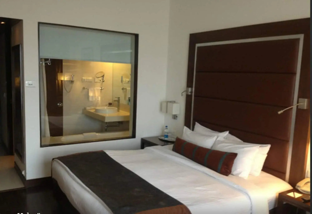 Royal Orchid Central, Pune