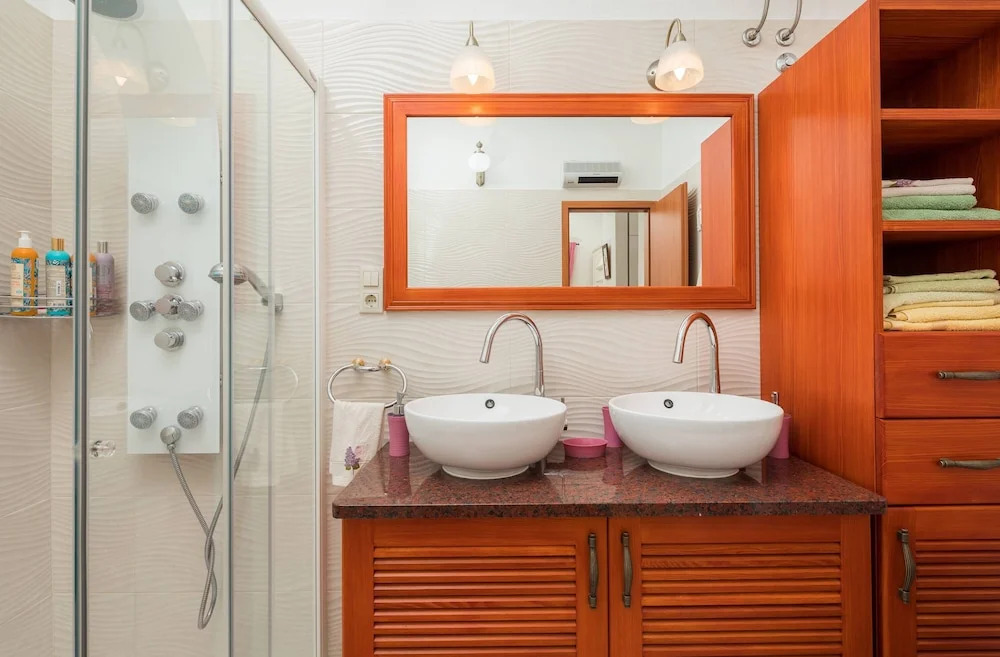Gem of the sea luxury beach apartment with brand new heating infinity pool