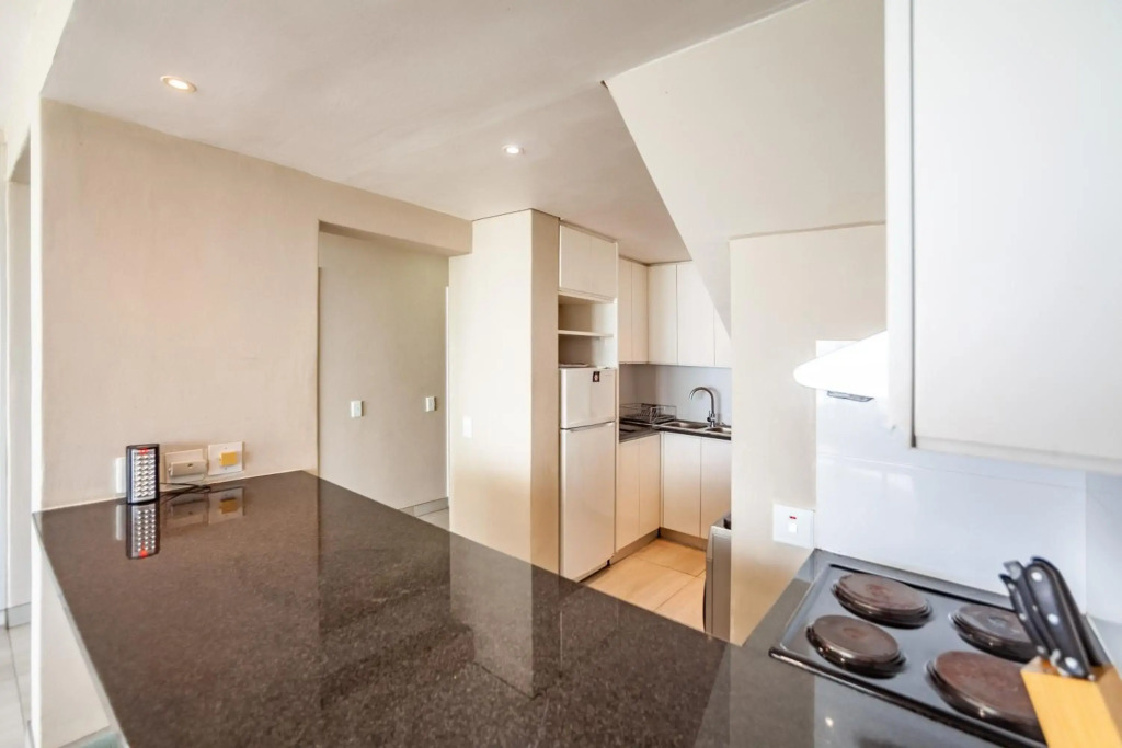 Luxury Private Beachfront 2 bedroom Dolphin Apartment, Blouberg, Cape Town