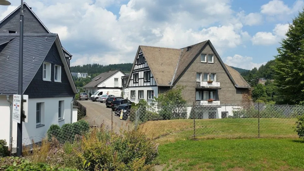 Zur Fredeburg