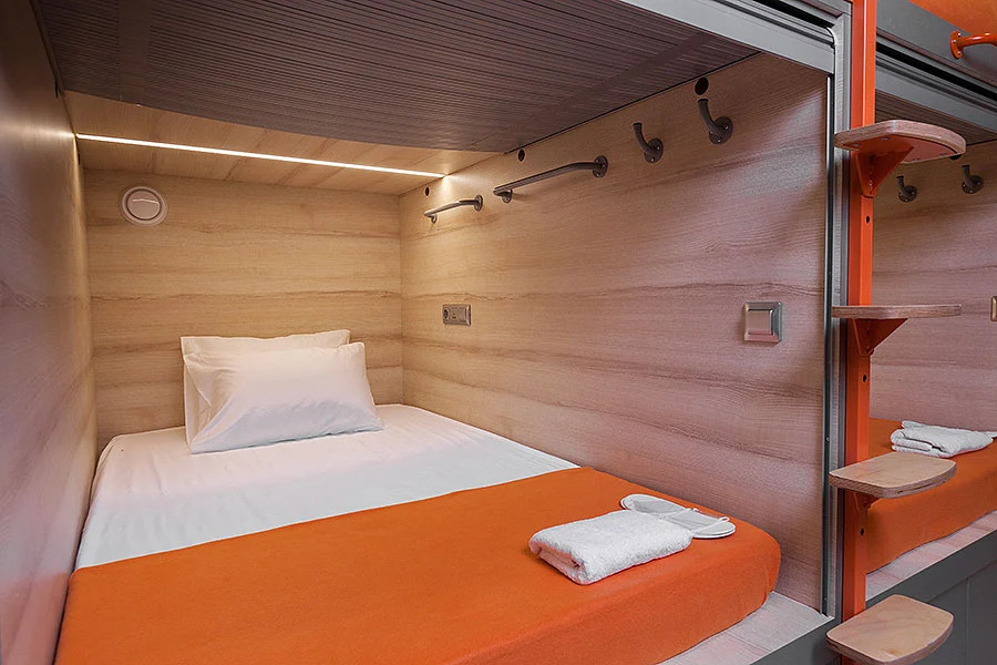 Kapsulny otel «GettSleep AEX»