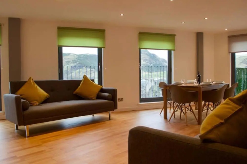 3 Bedroom Apartment With Private Roof Terrace