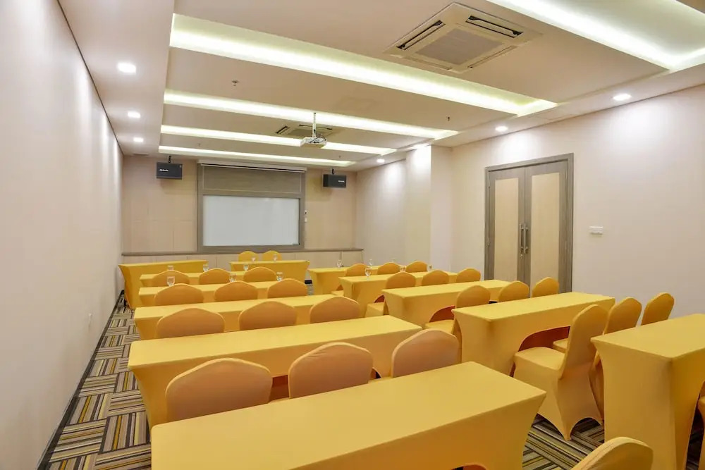 ZEN Rooms Basic Near Sunter Mall