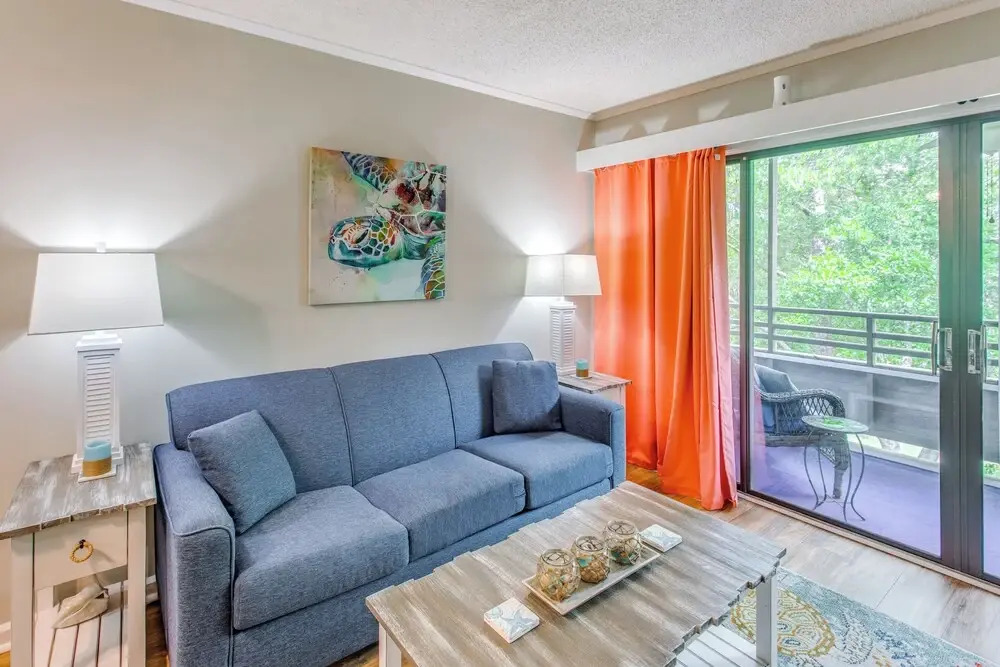 Walk to Beach & Barefoot Landing: Resort Condo!