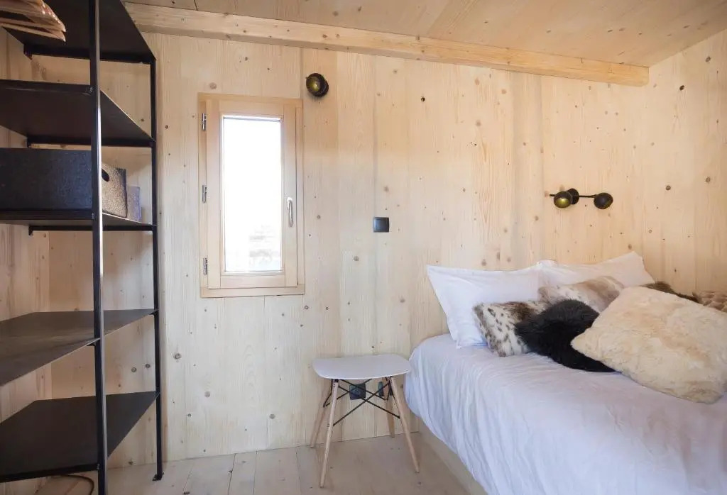 Les Lodges, by Refuges en ville