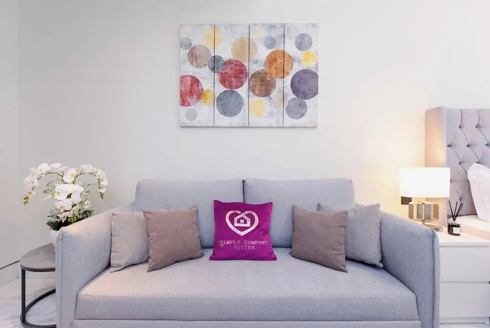 Simply Comfort Vacation Homes Rental Spacious Apts in J One Canal Views Quiet & Central