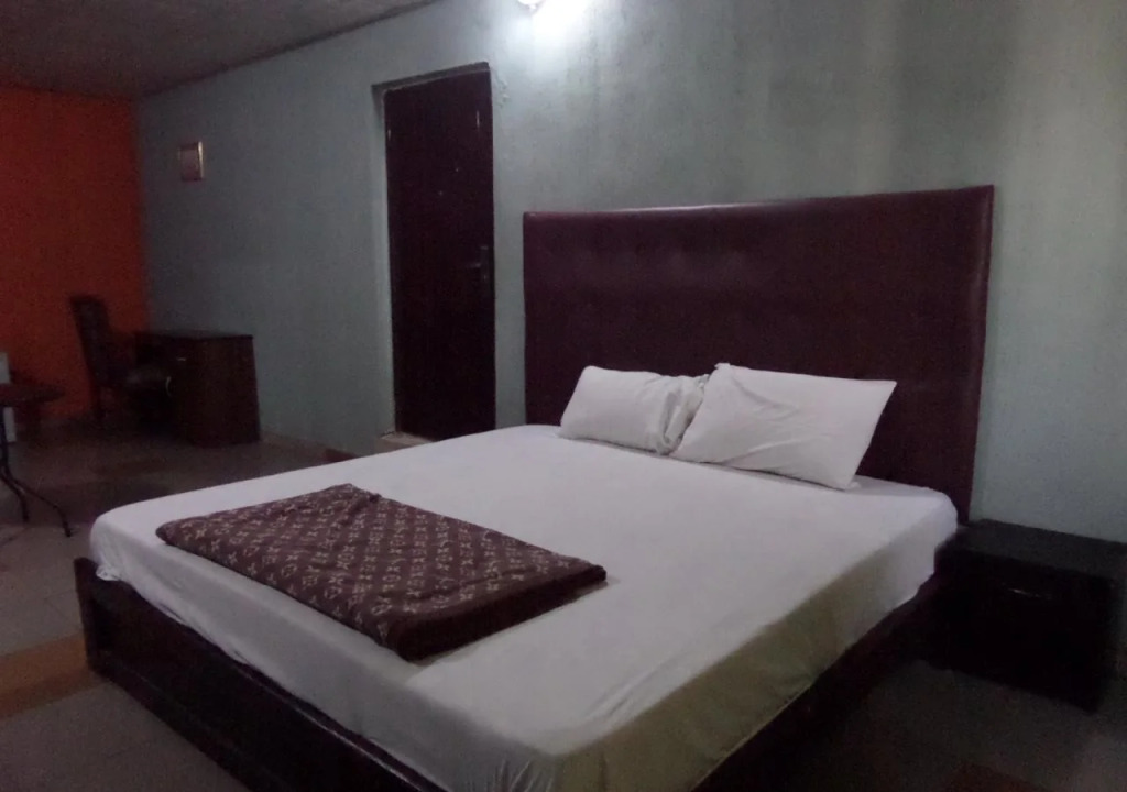 Metro Hotel Ajeigbe