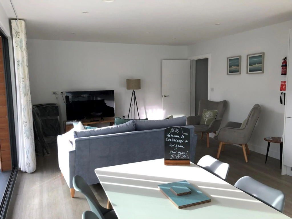 4 Challacombe - Indoor Pool and 4 minute walk to Woolacombe Beach!