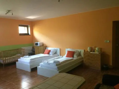 Villa Homestay Nad Helmrovkou