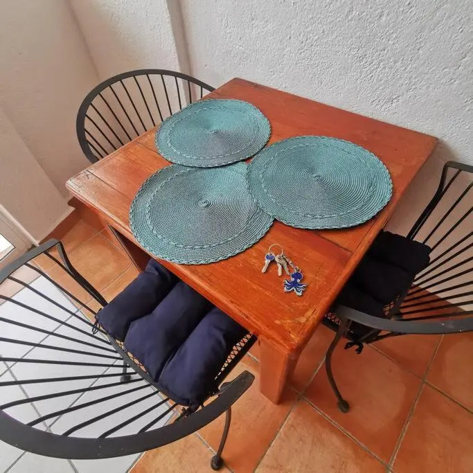Spacious 1 BED APT w/ TV, A/C, balconies near DT!