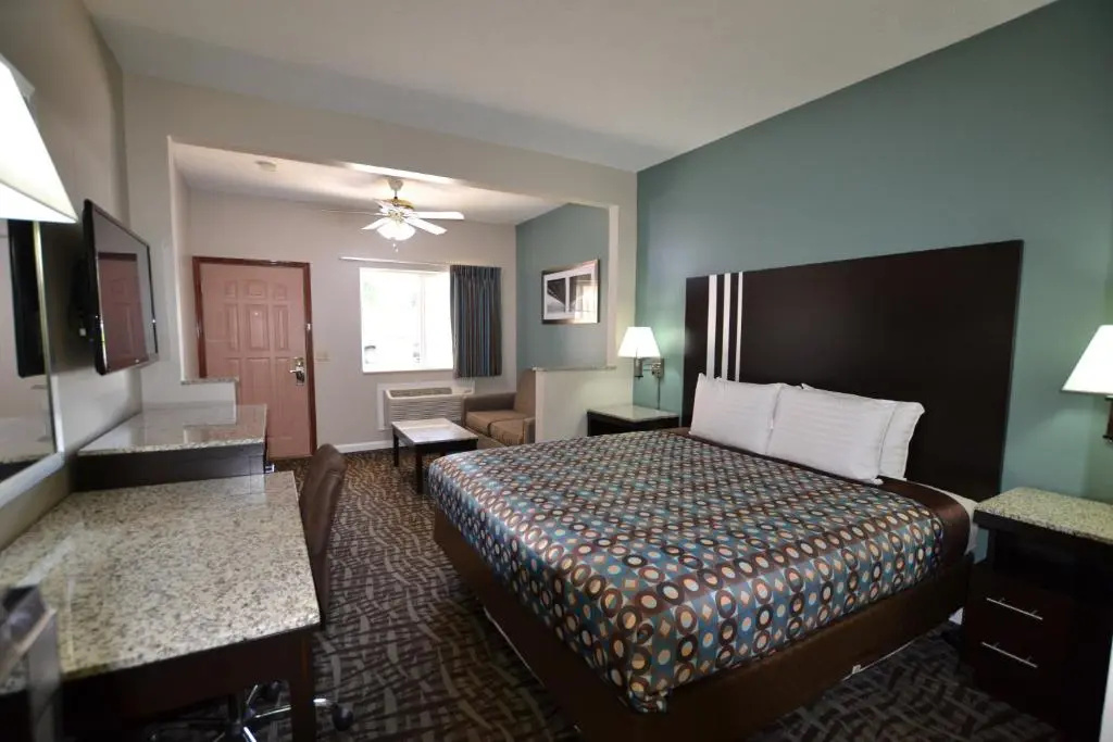 Relax Inn Motel and Suites Omaha