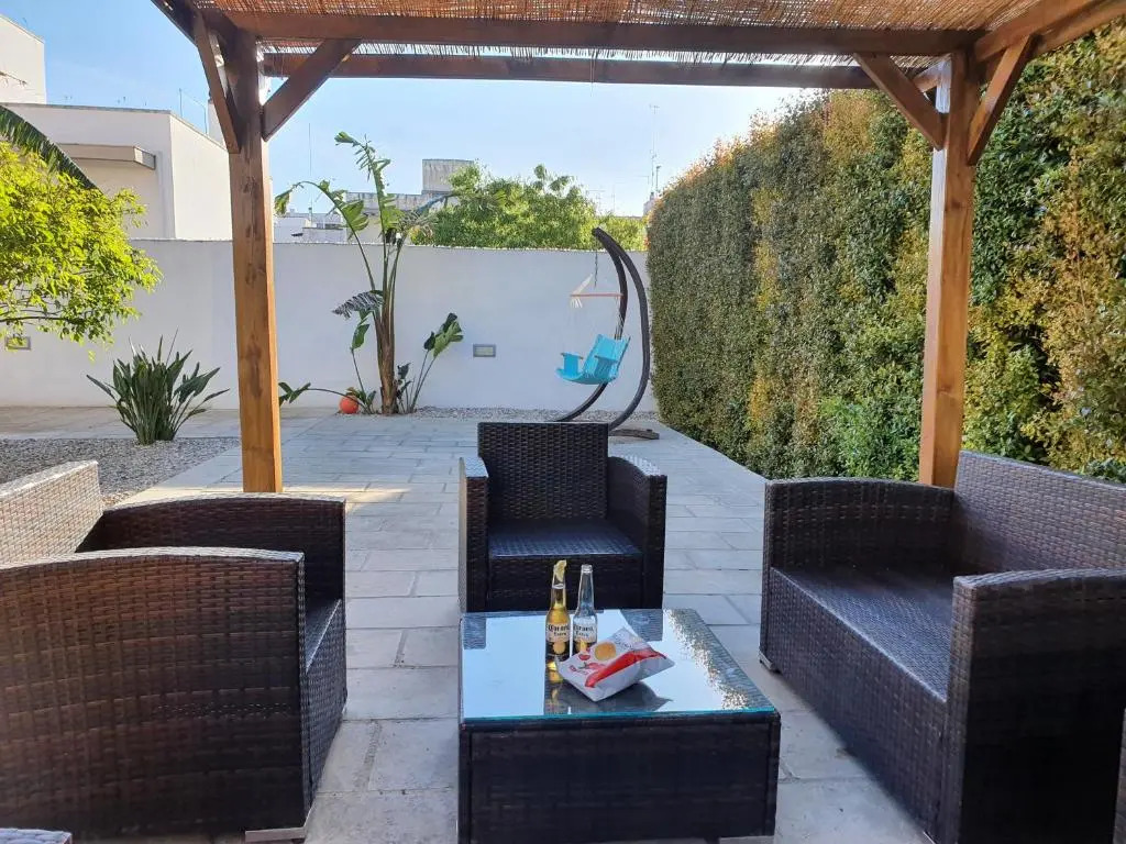 Il Giardino Di Flora con Piscina & Jacuzzi