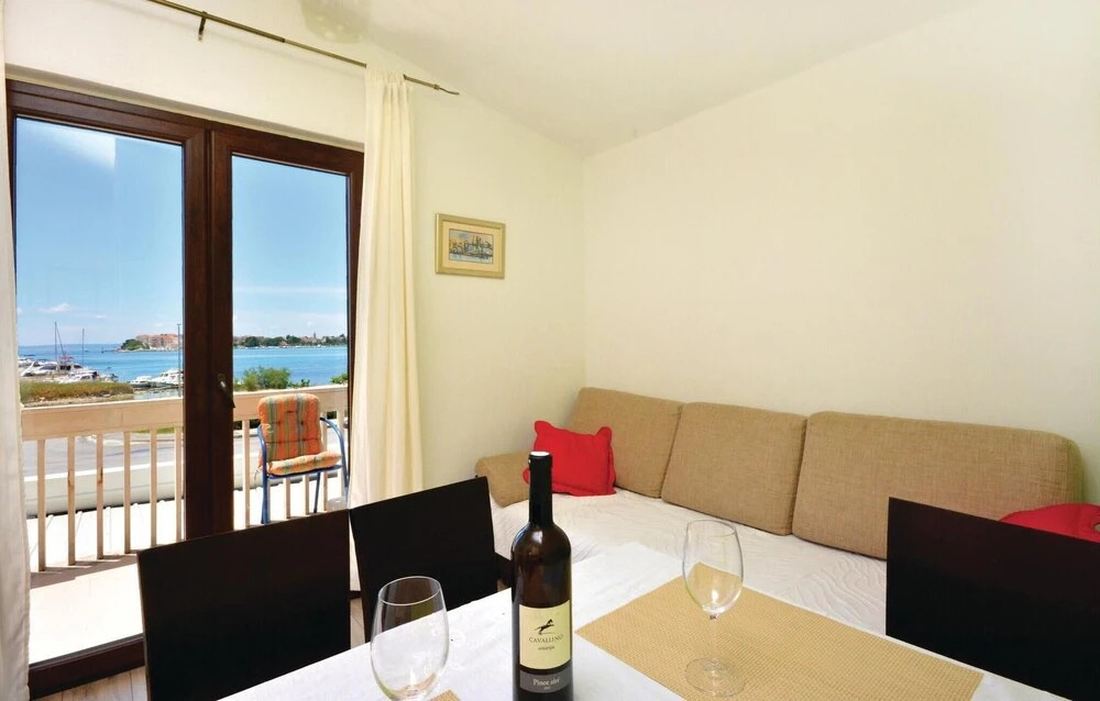 Amazing Home in Podstrana With Wifi and 2 Bedrooms