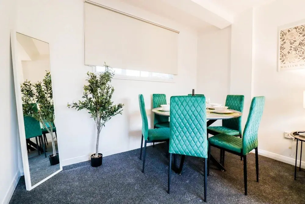 Lovely 3 Bedroom Maisonette