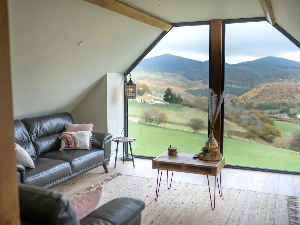 Tyn Llwyn Barn