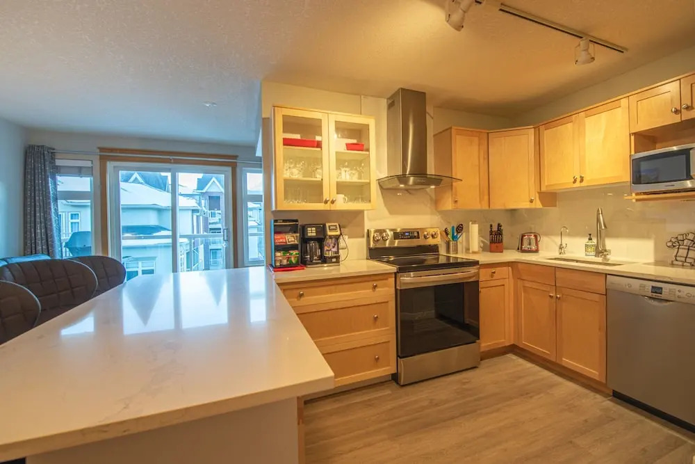 Mountain View 2 Bedroom Condo-Top Floor