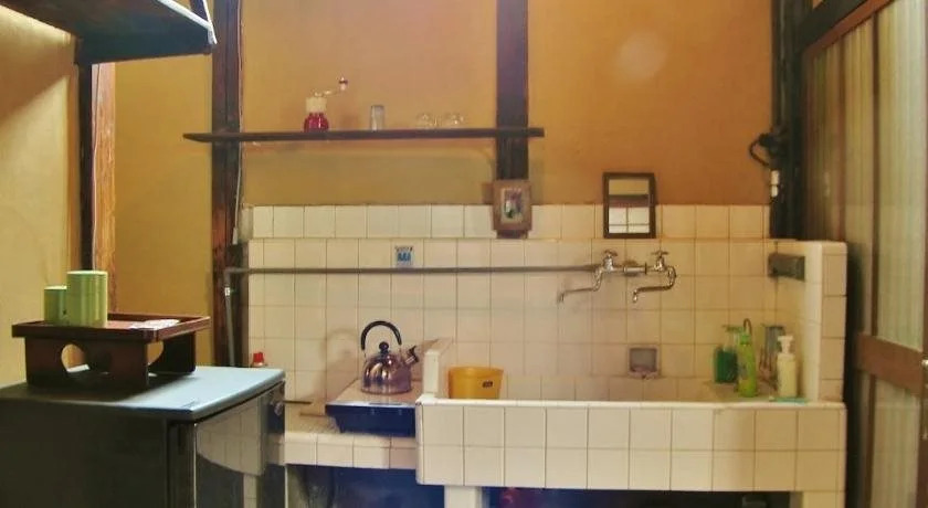 Small World Guest House - Hostel