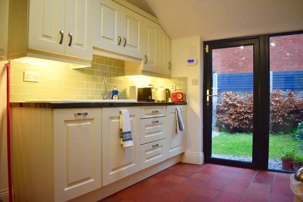 Beautiful 3 Bedroom Terraced House With Garden
