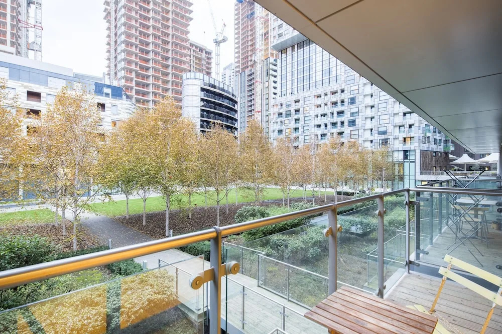 Modern Apt. in the Heart of Docklands