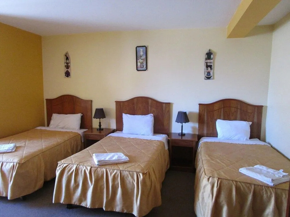 The Real House-Hostel
