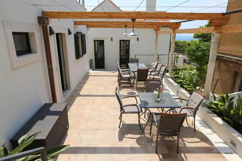 White & Co Villa And Apartments