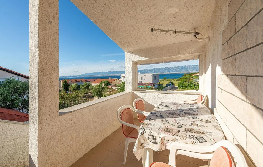 Nice Apartment in Vir With 1 Bedrooms and Wifi