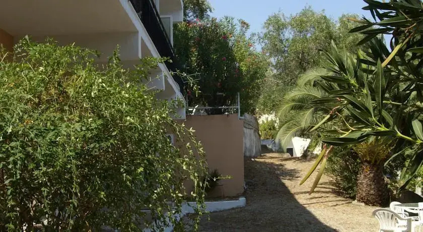 Spiros Apartments